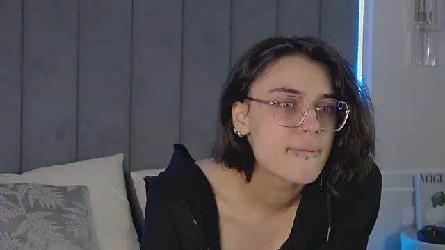 VioletAsh's Webcam Show