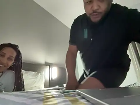 Oakcliffjacker: διαδικτυακό σόου στην κάμερα