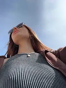 Charming_Ritta Pertunjukan Webcam