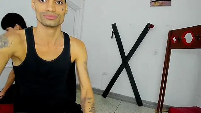 Chat +18 de Gay_Red_Room ao vivo