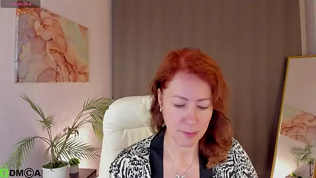 دردشة LeticiaRomano الجنسية المباشرة