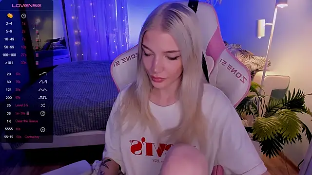 AnyaTaylor_ লাইভ XXX চ্যাট