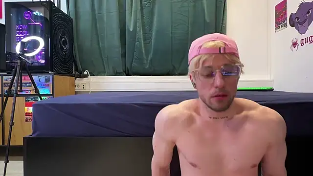 killa2053: διαδικτυακό σόου στην κάμερα