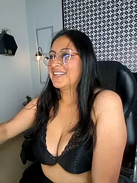 Amber_gold_ élő XXX-chatje