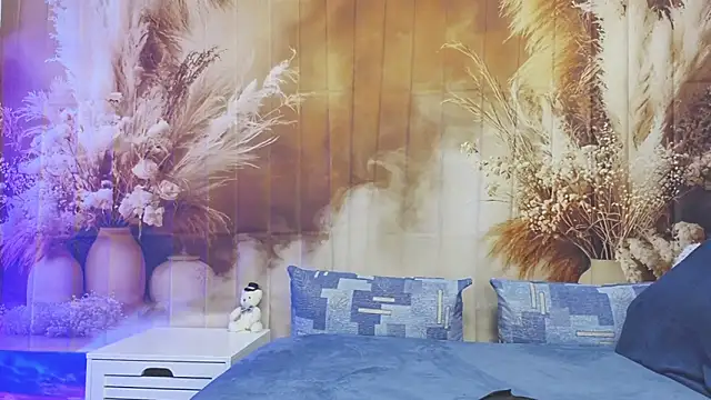 EmaLowe's Live XXX Chat