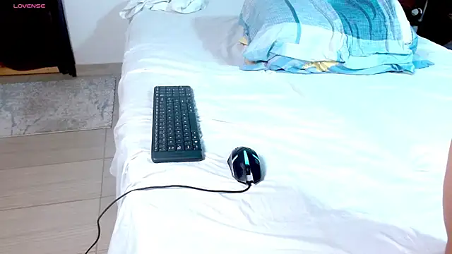 Mia_sexylatin live XXX chat