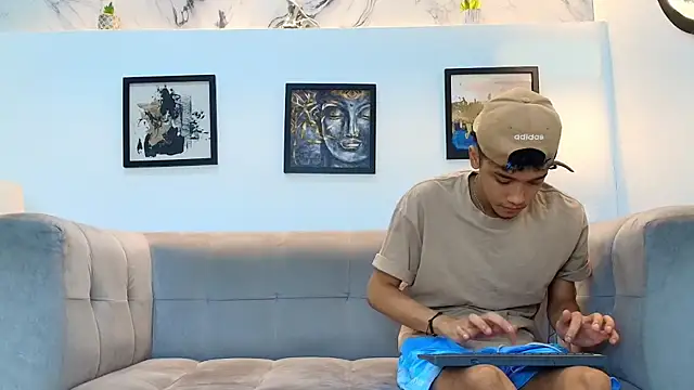 YOUNG_BOYS_HELL 即時 XXX 聊天