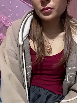 Show modela Mimi_pussy na web-kameri