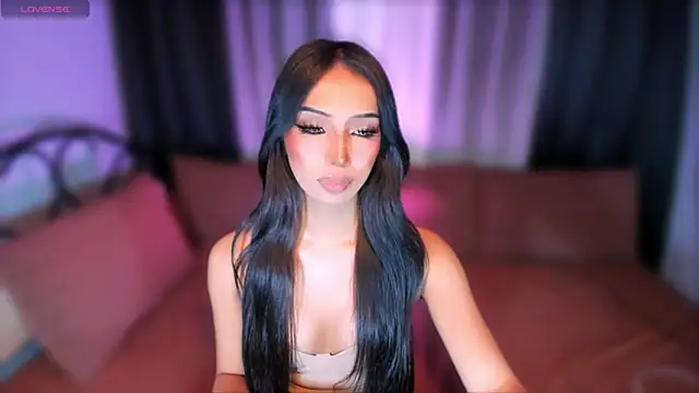 Show modela xUrGoddess_islaCumsAlotx na web-kameri