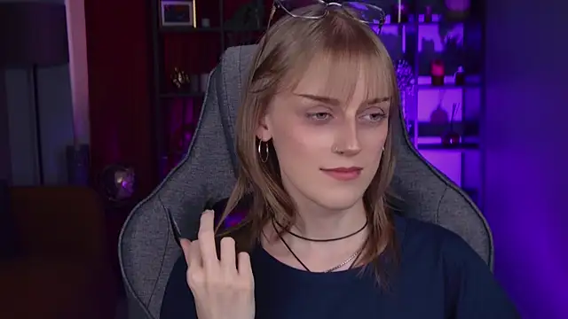 KiraMontoya: απευθείας συνομιλία ΧΧΧ