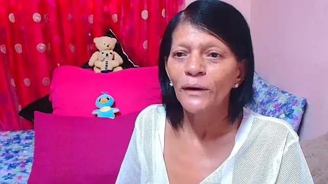 SLUTTYROXY Show in webcam