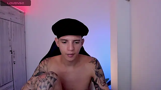 tylernova élő XXX-chatje