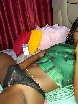 NicRaisaaのライブXXXチャット