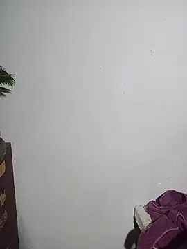 KarameloVzlaのライブXXXチャット