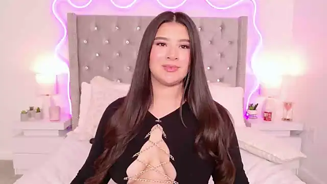 JuliaSUMMERS2022 Adlı Modelin Canlı XXX Sohbeti