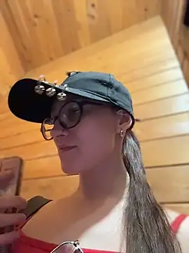 Charming_Ritta লাইভ XXX চ্যাট