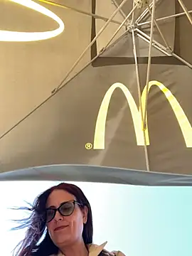 NataKitten: διαδικτυακό σόου στην κάμερα