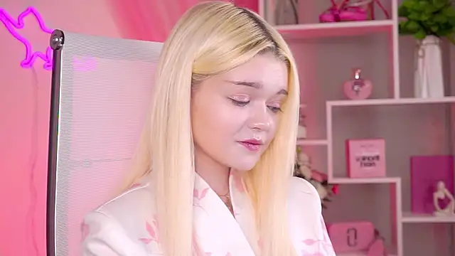 Онлайн чат XXX AdeleCartier