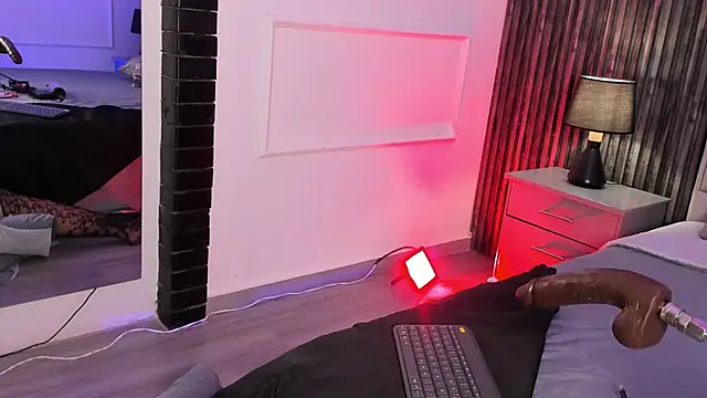 XXX chat uživo modela Emberrvelvet