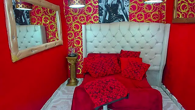 Show modela straightyoungpein na web-kameri