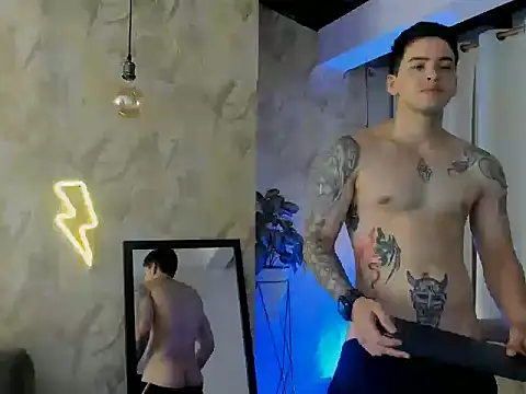 Show modela RONNY_COLTON na web-kameri