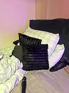 LovelyLucinda Pertunjukan Webcam