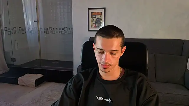 KaydenDrew Adlı Modelin Canlı XXX Sohbeti