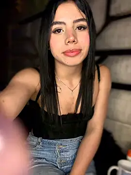 Онлайн чат XXX Laura-Khalifa