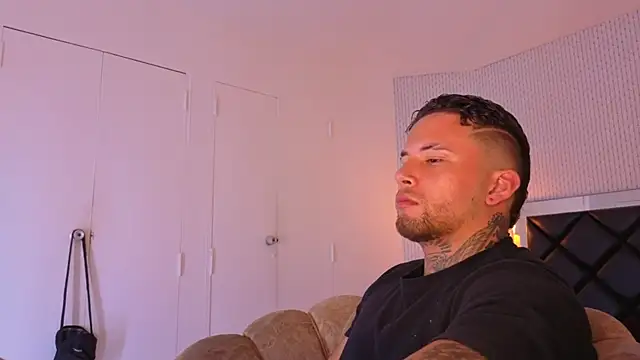 matthew_lennox_'s Webcam Show