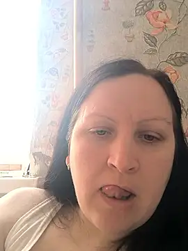 Show modela Milla-23 na web-kameri