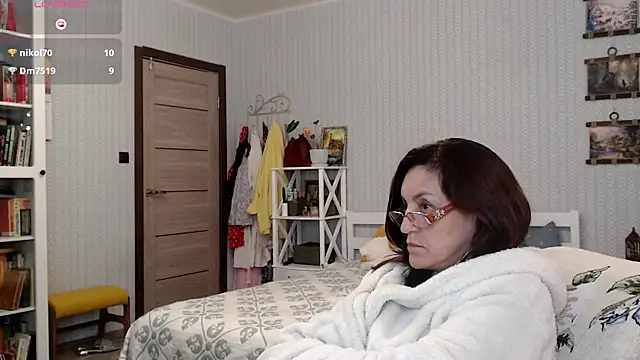 Vivian-Alluring Live XXX-Chat