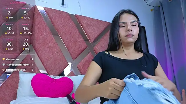 Emma_Revees Chat XXX live