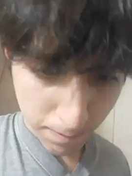 Userknowarg: διαδικτυακό σόου στην κάμερα