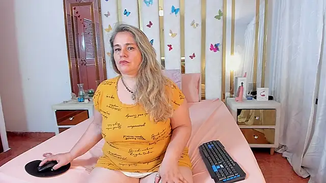 AnyelaGitanaMature's Live XXX Chat