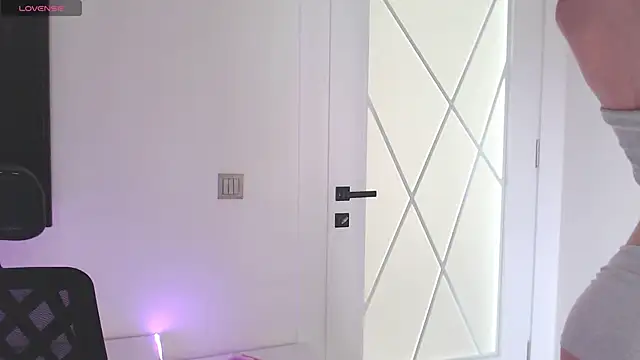 VeliaSai Adlı Modelin Canlı XXX Sohbeti