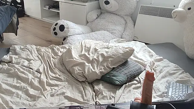 CeriseLapine Webcam Show