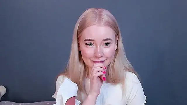 Chat +18 de Lillie_Berry ao vivo