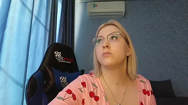 HotBrandyX élő XXX-chatje