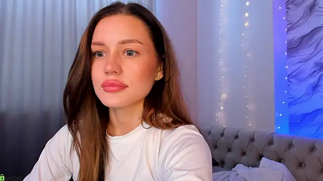 Aria_Mila élő XXX-chatje