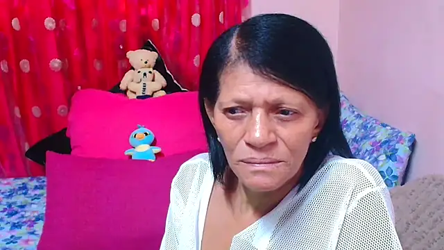 دردشة SLUTTYROXY الجنسية المباشرة