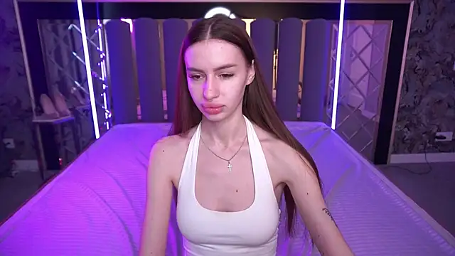 XXX chat uživo modela Snow_WhiteeeX