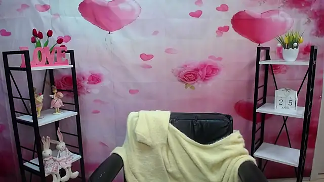 NeonilaLisova Adlı Modelin Canlı XXX Sohbeti