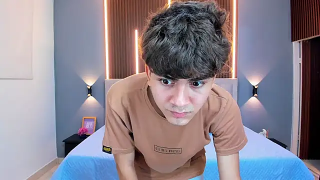 Tommy18__: απευθείας συνομιλία ΧΧΧ