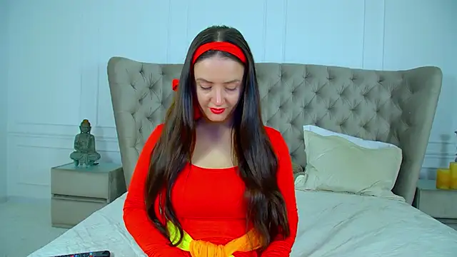 ElinaBellucci Chat XXX live