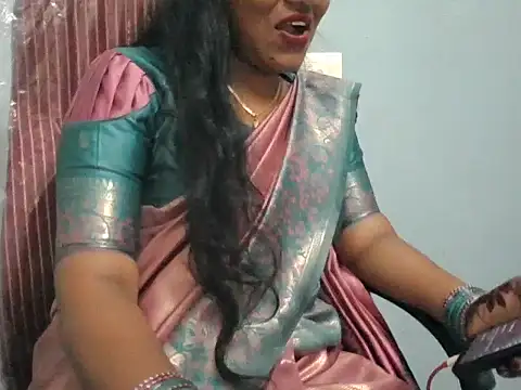 Rathi-priyaa: вебкам-шоу