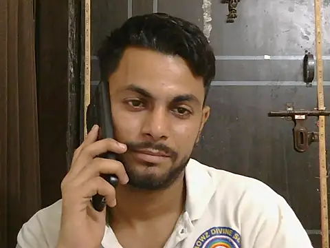 Stubborndesiboy 即時 XXX 聊天