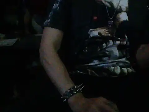 mrdemoncrowly: διαδικτυακό σόου στην κάμερα