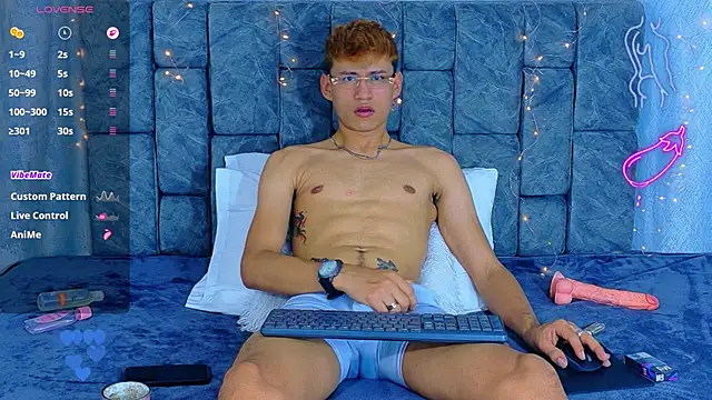 NicolasTorrez live XXX chat