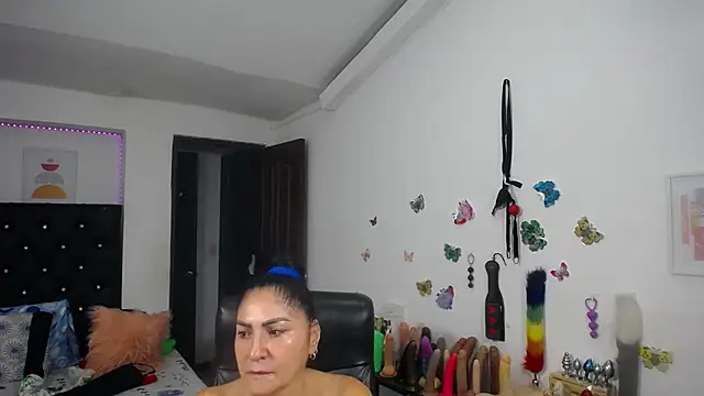 mature_bigboobs10 élő XXX-chatje