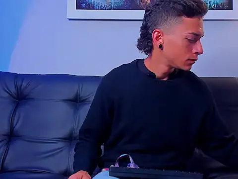 Noahh_Saky Webcamshow